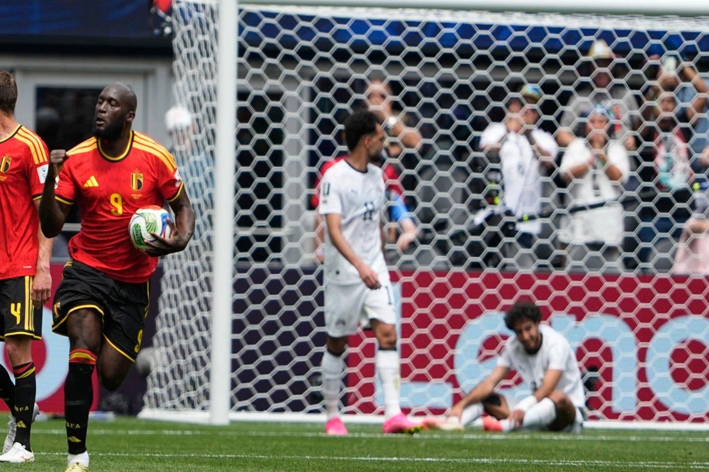 Bélgica empata 1-1 con Egipto en el Mundial tras gol en propia puerta