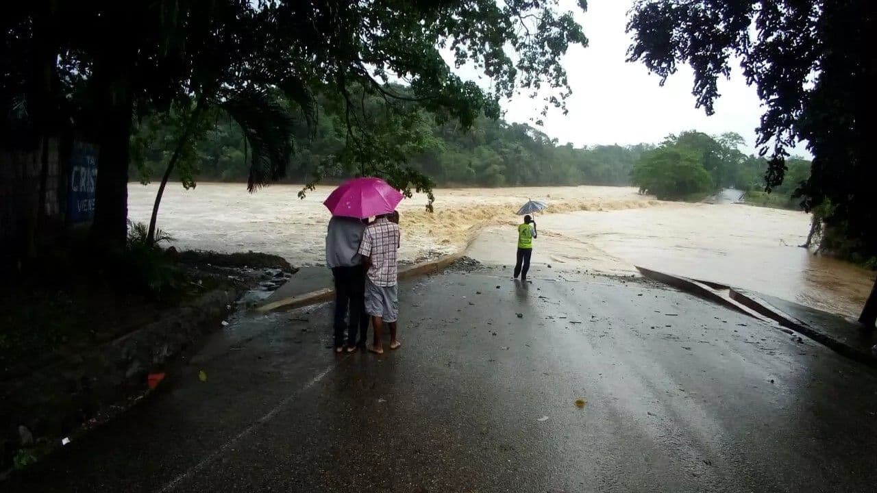 Joven desaparecida tras ser arrastrada por el río Haina