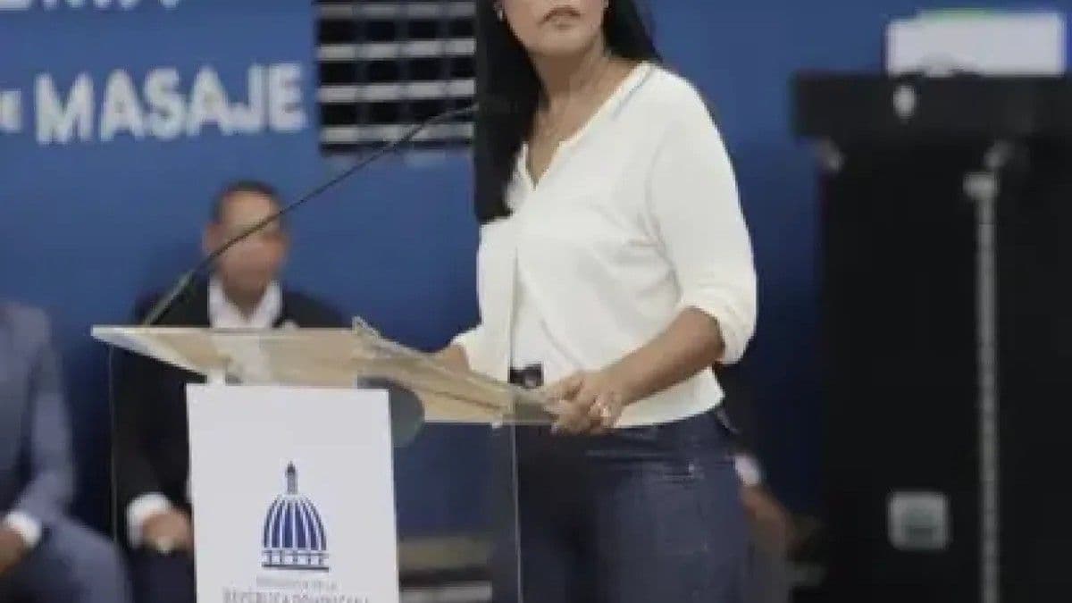 Ministerio de la Mujer realiza consulta en la UASD para prevenir la violencia de género