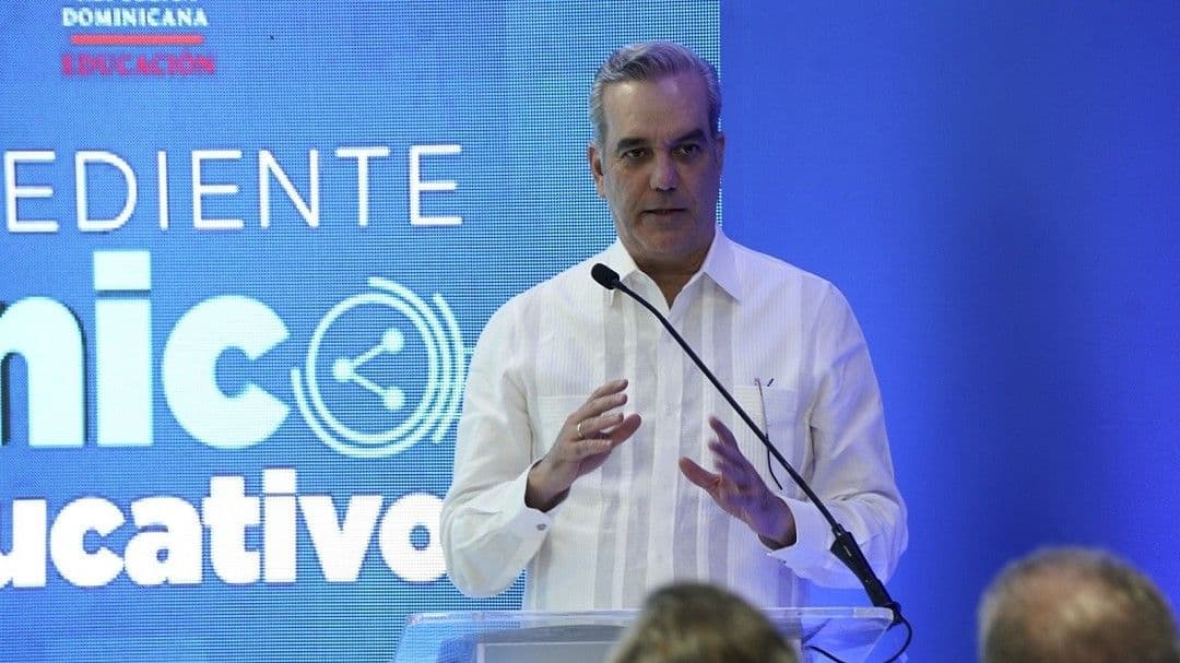 Presidente Abinader se compromete a transformar la educación dominicana