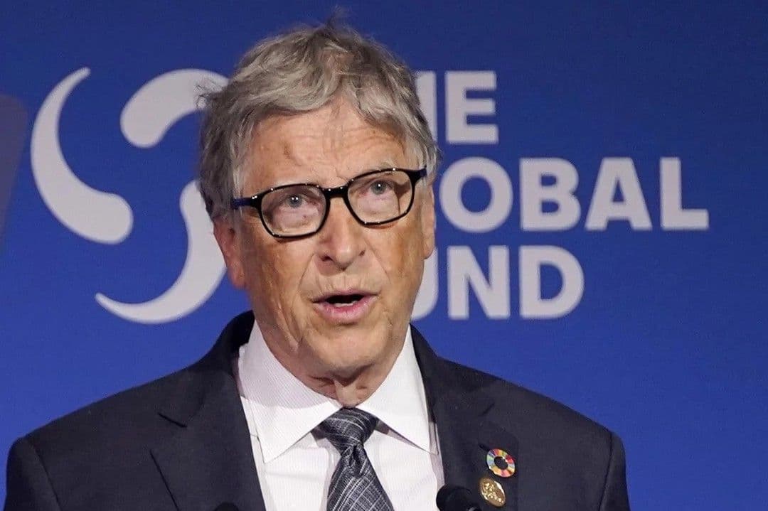 Bill Gates propone reservar empleos humanos ante el avance de la IA