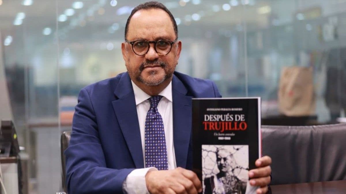 Antoliano Peralta presenta libro sobre el periodo post-Trujillo