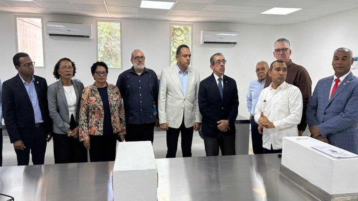 Gobierno invierte RD$4.7 millones en modernización de planta de lácteos de la UASD