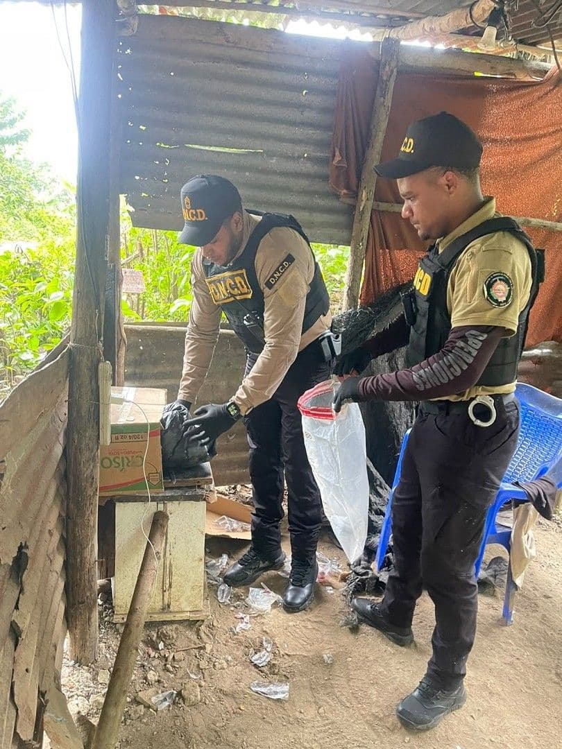DNCD y Ministerio Público desarticulan red de tráfico de drogas en Santo Domingo