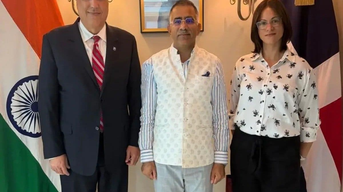 Rector de Unapec recibe reconocimiento en India