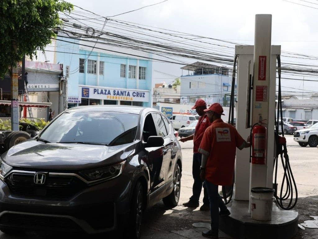 Rechazo a la eliminación del pago con tarjeta en gasolineras