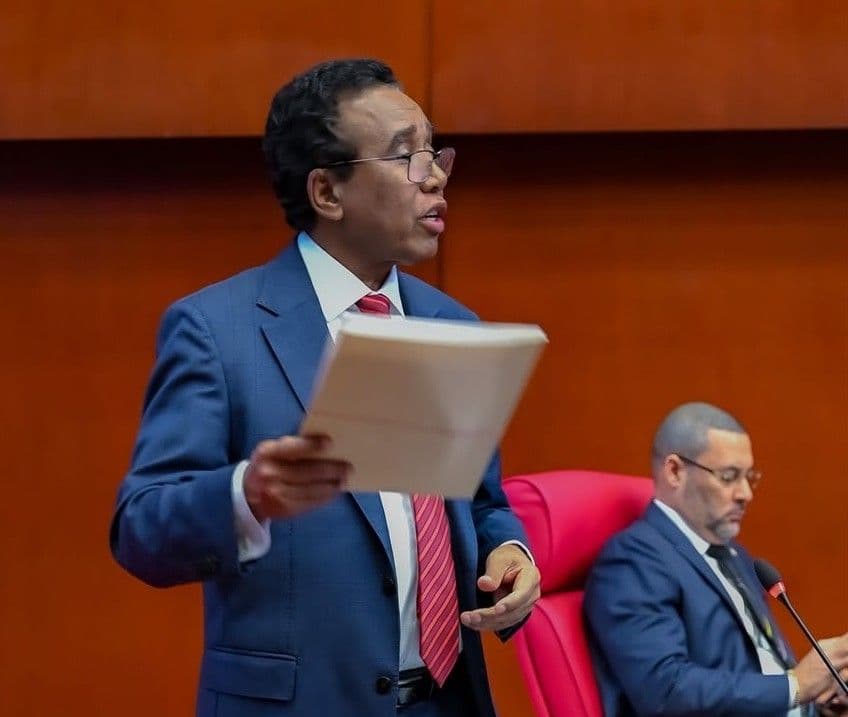 Senado rechaza aplazamiento de artículos del Código Penal propuesto por Félix Bautista