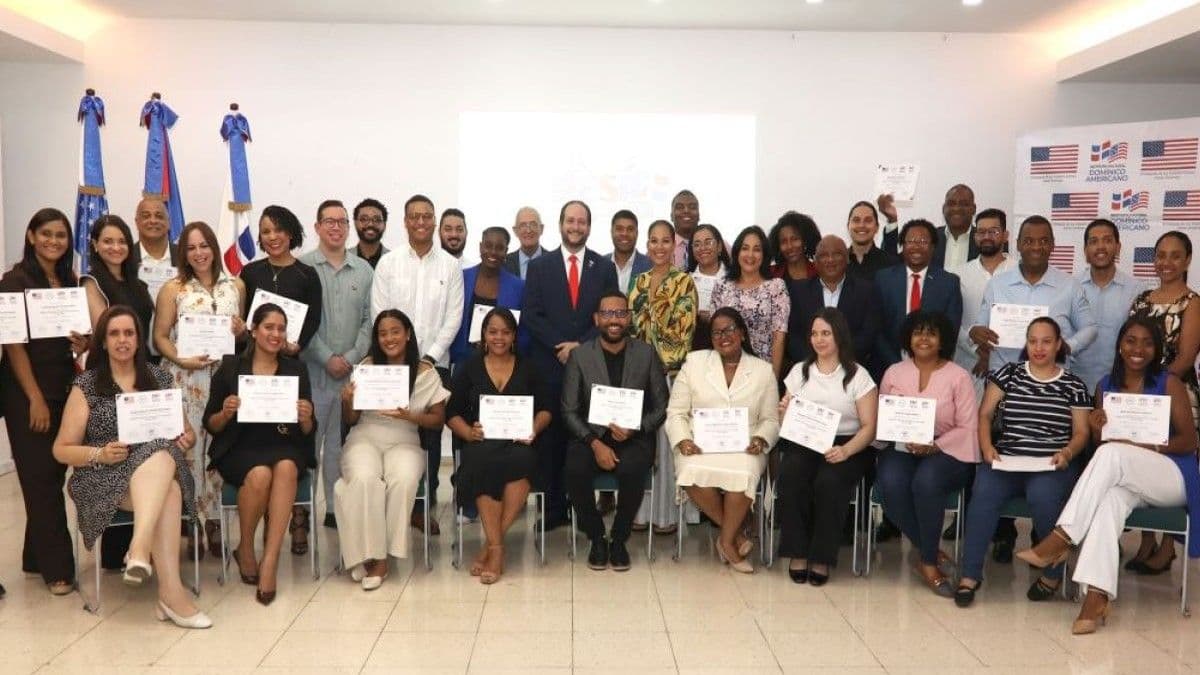 Embajada de EE.UU. y Domínico Americano capacitan a periodistas en inglés