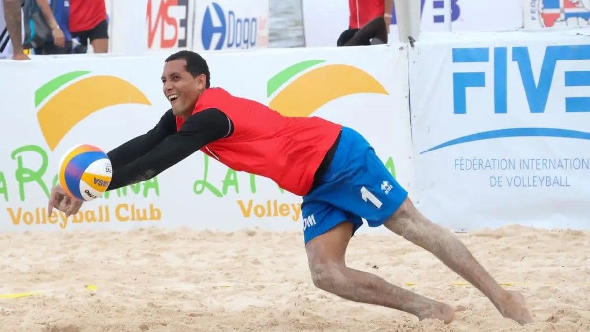 Triunfos dominicanos en el inicio del Clásico de Voleibol de Playa Punta Cana