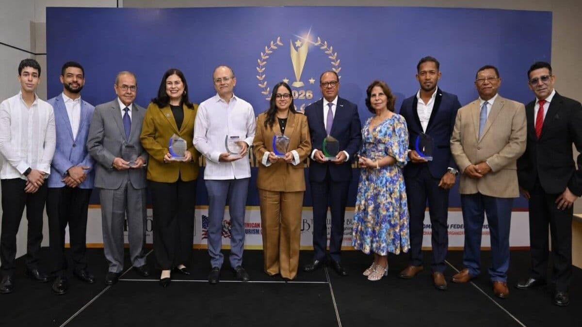 Restaurante Amigos recibe reconocimiento por 40 años de excelencia gastronómica