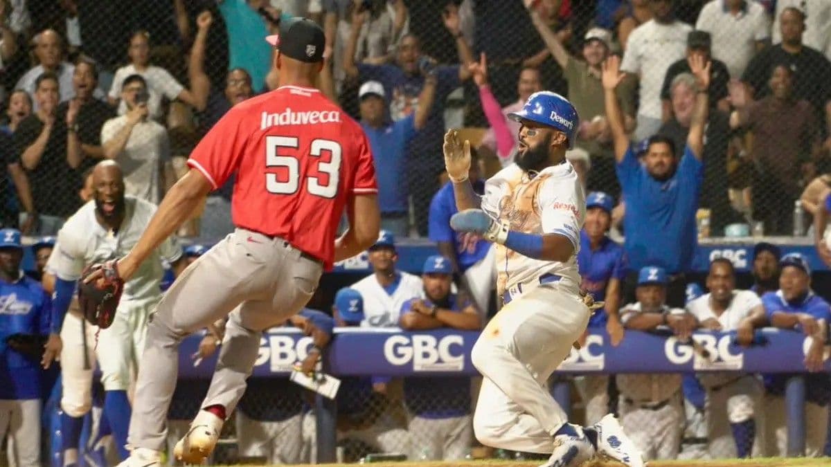 Emilio Bonifacio lidera victoria del Licey sobre el Escogido en extrainning