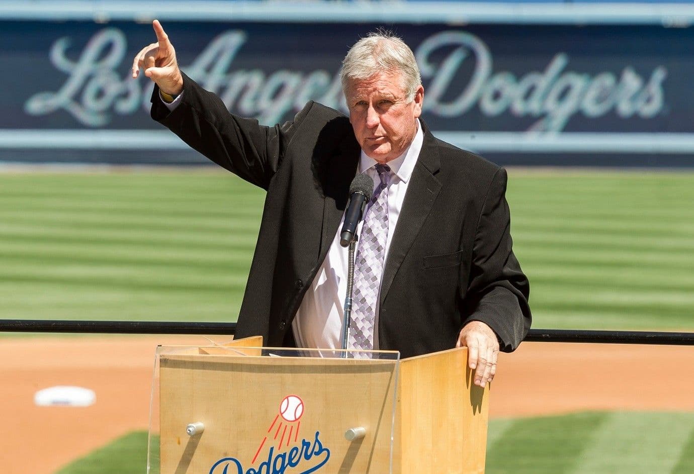 Fallece Tommy John, pionero de la cirugía que transformó el béisbol