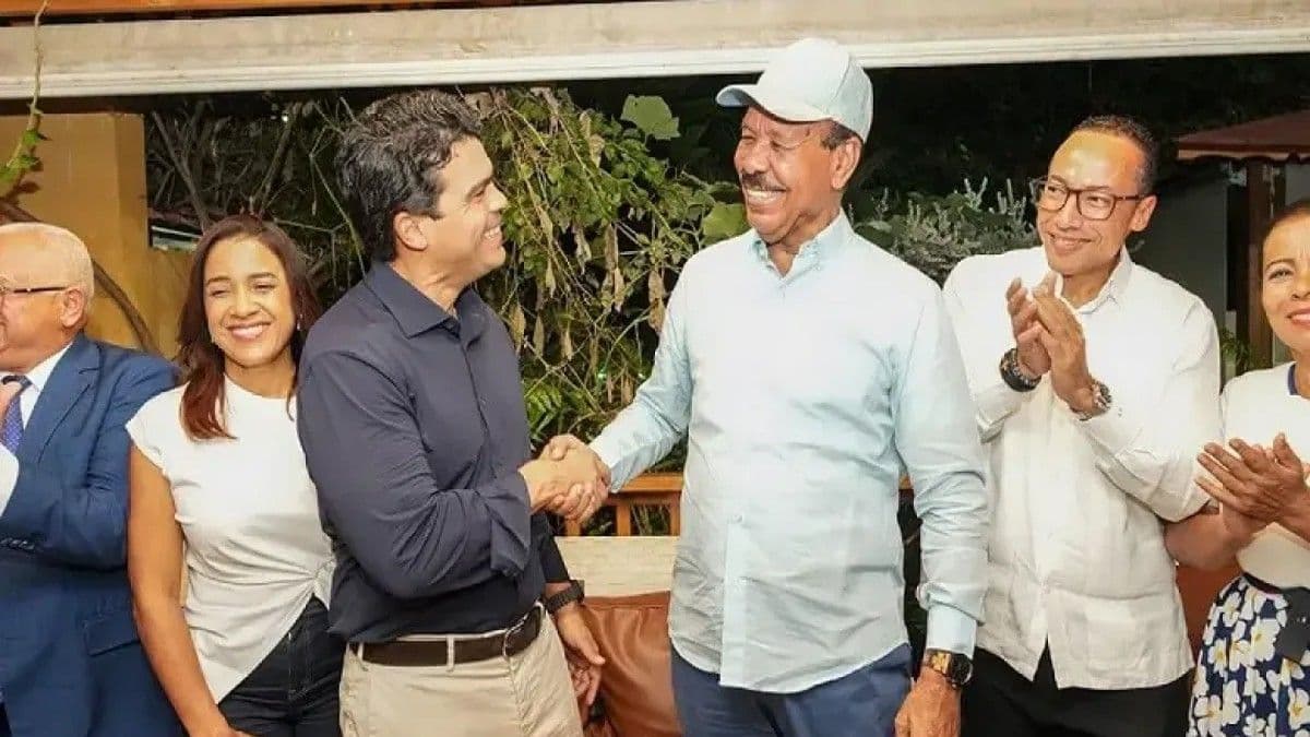 José Montás respalda a Wellington Arnaud en San Cristóbal