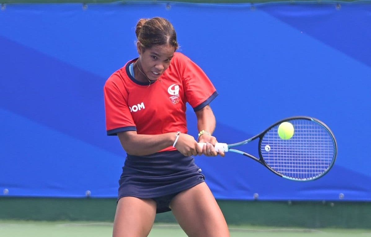 Julianny de la Cruz avanza en el tenis de los Juegos Centroamericanos