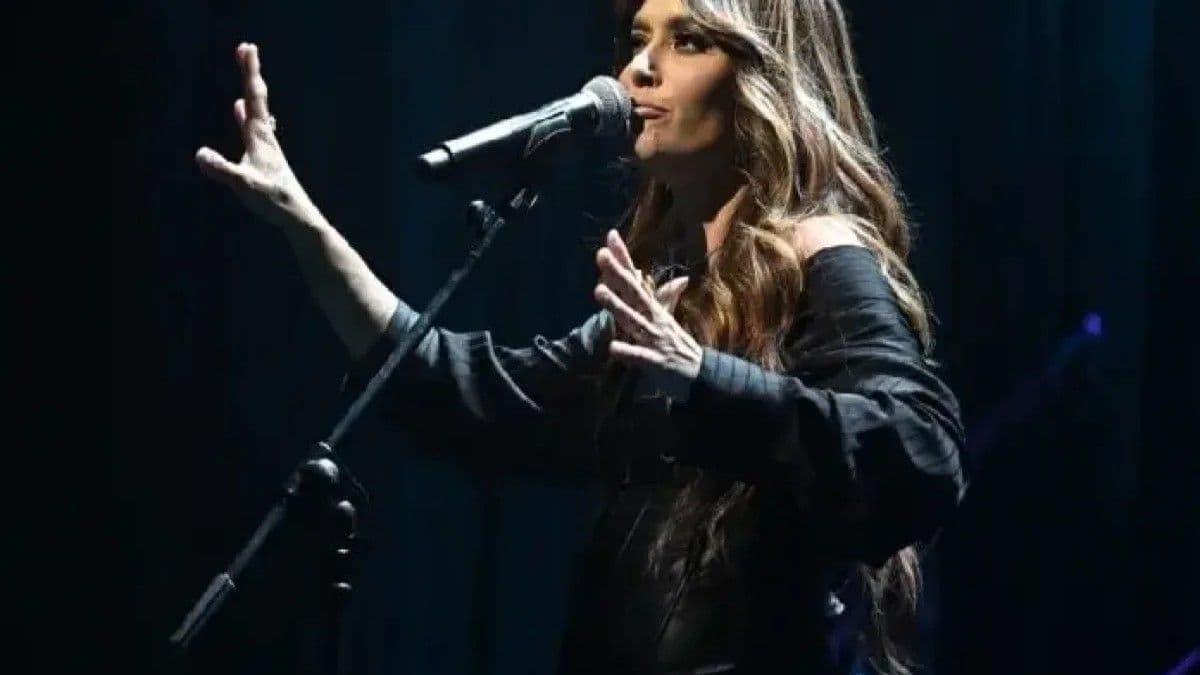 Kany García revela padecer espondilitis anquilosante