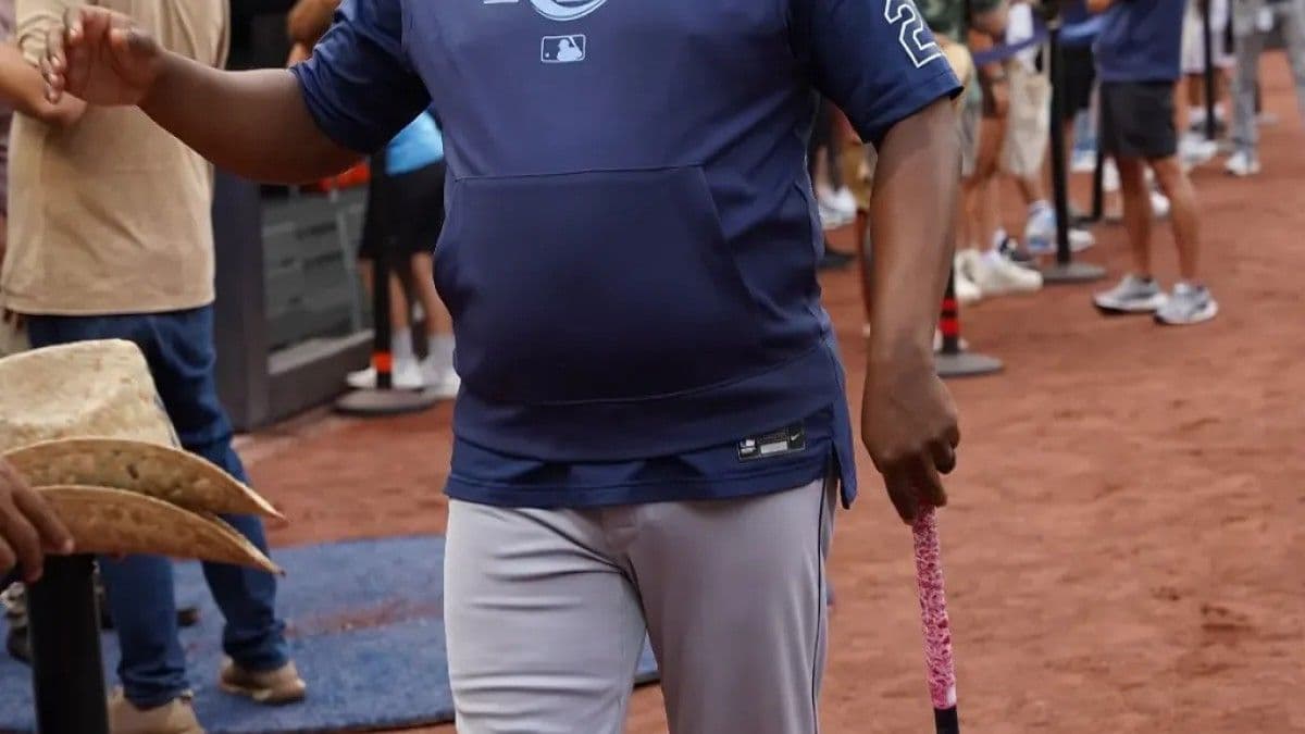 Rodney Linares recibe elogios del manager de Tampa Bay