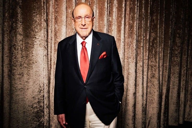 Murió Clive Davis, creador de estrellas  como Carlos Santana y Alicia Keys