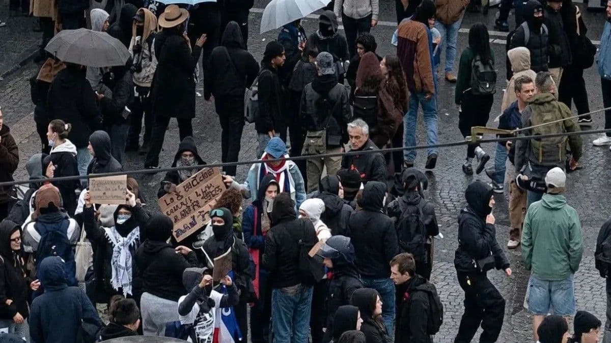 Disturbios en Francia durante protestas contra el encarecimiento de la vida