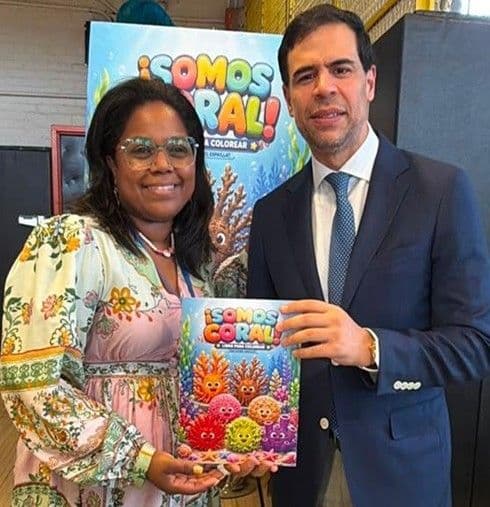 Ministro de Cultura destaca libro infantil de Susibel Espaillat en Nueva York