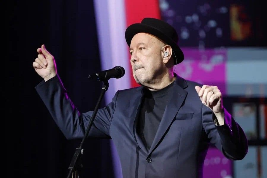Rubén Blades sorprende a Charly García en concierto en Buenos Aires