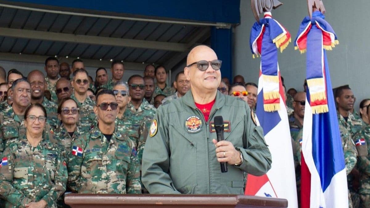 Souffront Tamayo establece prioridades al frente de la Fuerza Aérea Dominicana