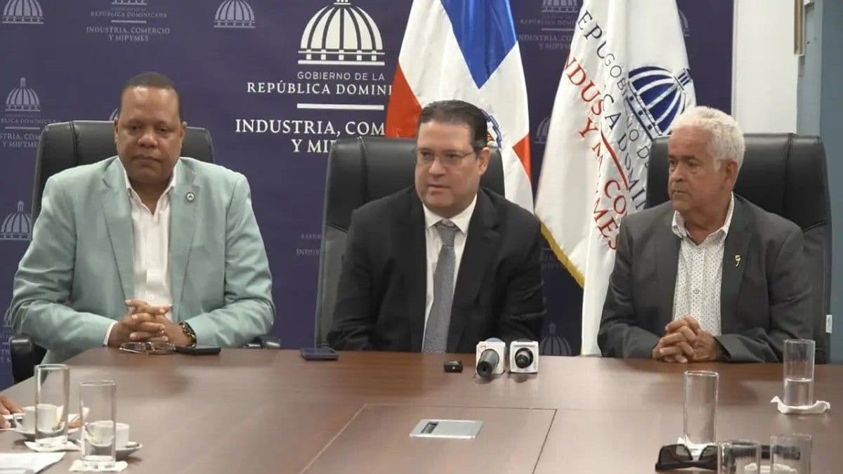 Anadegas suspende medida y estaciones de combustibles seguirán aceptando pago con tarjeta