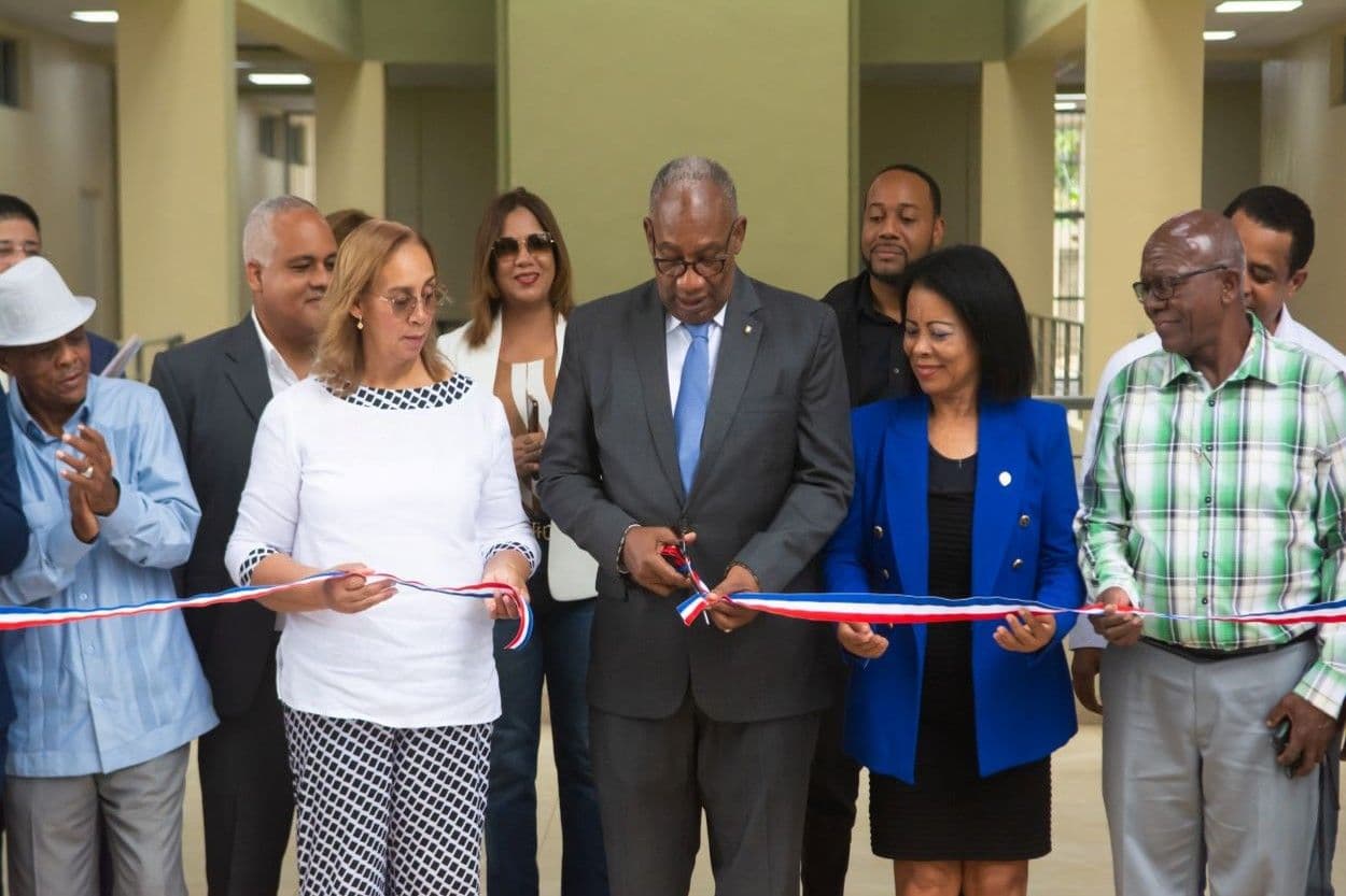 UASD inaugura edificio de Postgrado en San Cristóbal