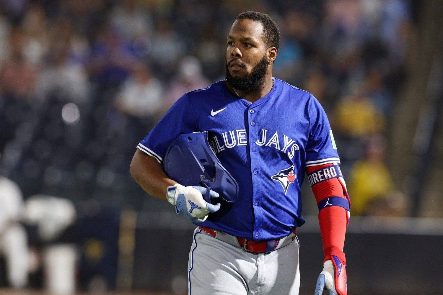 Caídas ofensivas de José Ramírez y Vladimir Guerrero Jr. preocupan en la MLB