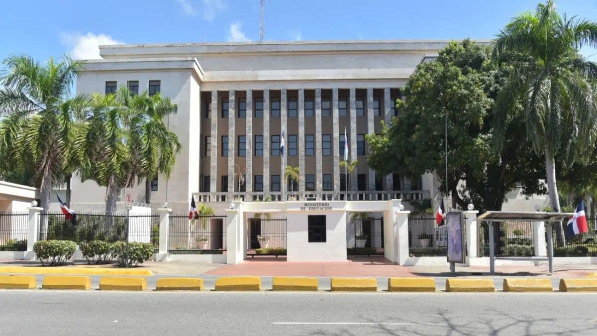 Educación autoriza suspensión de clases en zonas vulnerables por lluvias