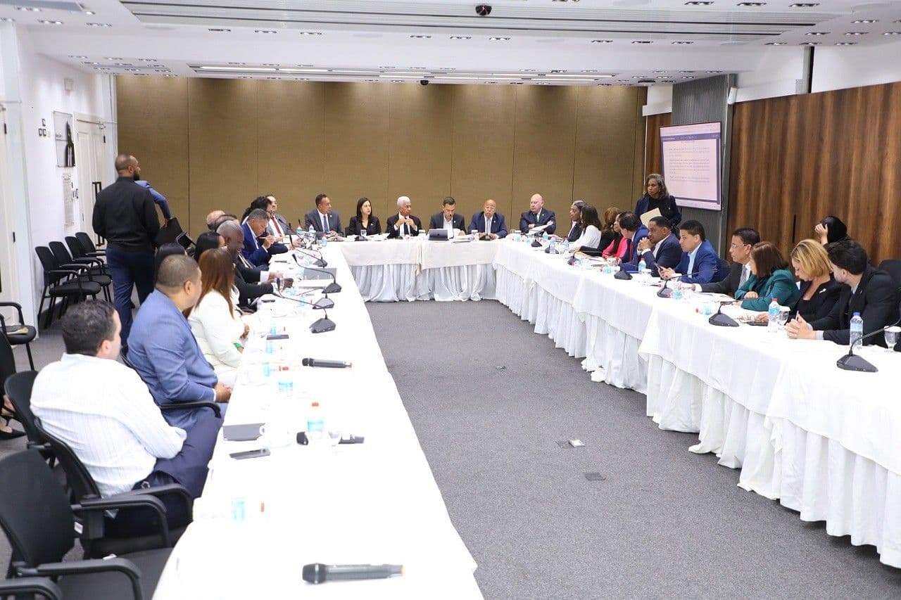 Diputados dominicanos debaten Código Penal y préstamos internacionales
