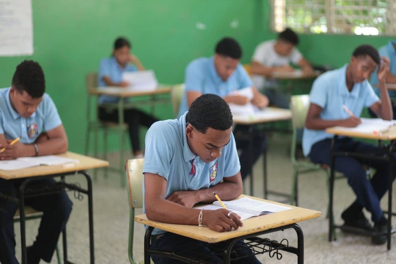Educación convoca a 28 mil estudiantes para segunda ronda de Pruebas Nacionales
