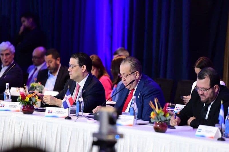 Gobierno dominicano resalta ventajas competitivas en diálogo del BID