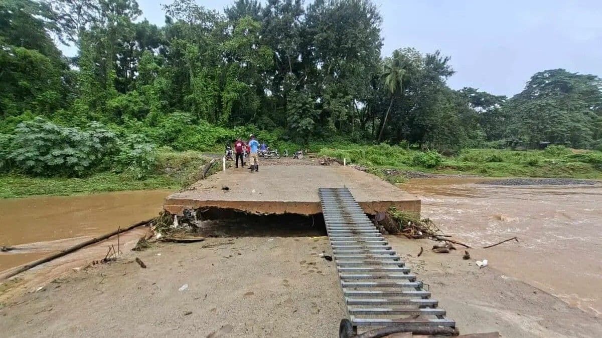 Fuerza del Pueblo exige solución urgente tras colapso de puente en Monte Plata