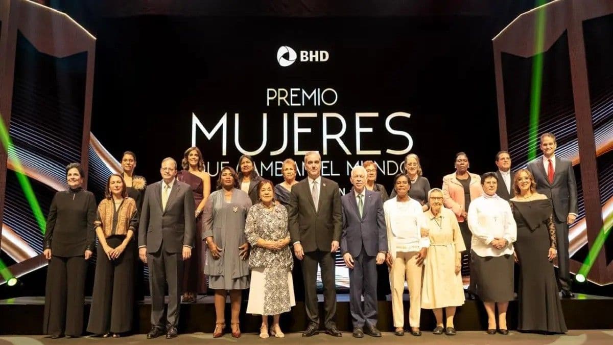 Juana Mercedes de Brioso recibe Premio Mujeres que Cambian el Mundo