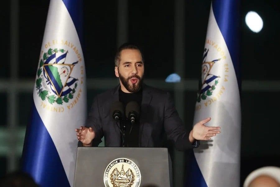 Nayib Bukele defiende la reelección indefinida en El Salvador