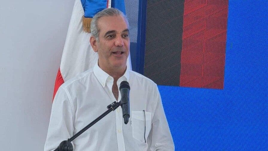 Joel Santos aclara aumentos en facturas eléctricas sin cambios en tarifas