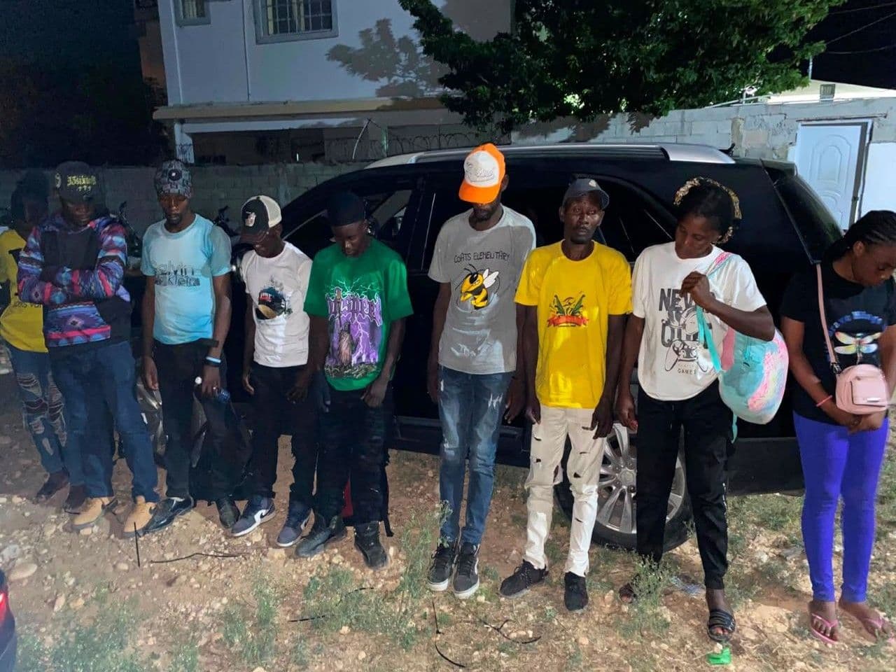 Migración detiene jeepeta y repatria a nueve haitianos en situación irregular