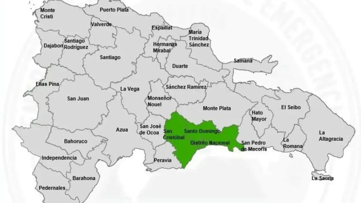 COE reduce provincias en alerta verde por alejamiento de onda tropical