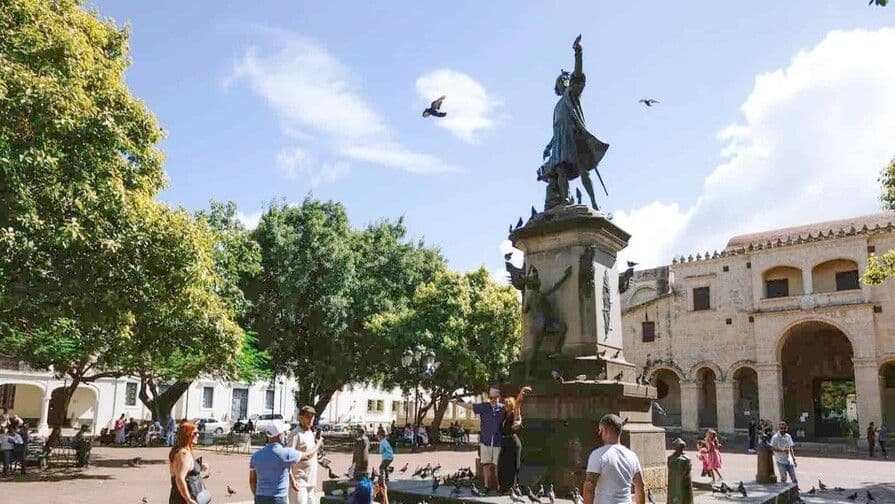El legado de Cristóbal Colón y el 12 de octubre: un análisis histórico