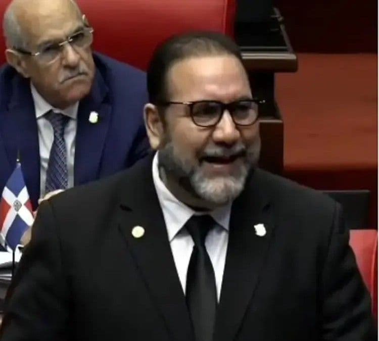 Senador Ramón Rogelio Genao apoya decisión de su hijo de renunciar al PRSC