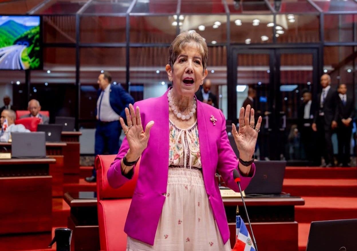 Senadora defiende a la Policía Nacional ante críticas