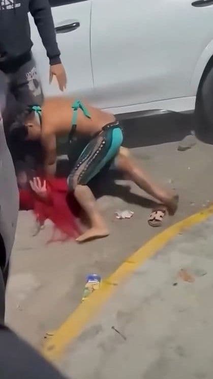 La Perversa y La Más Doll protagonizan enfrentamiento fuera de discoteca