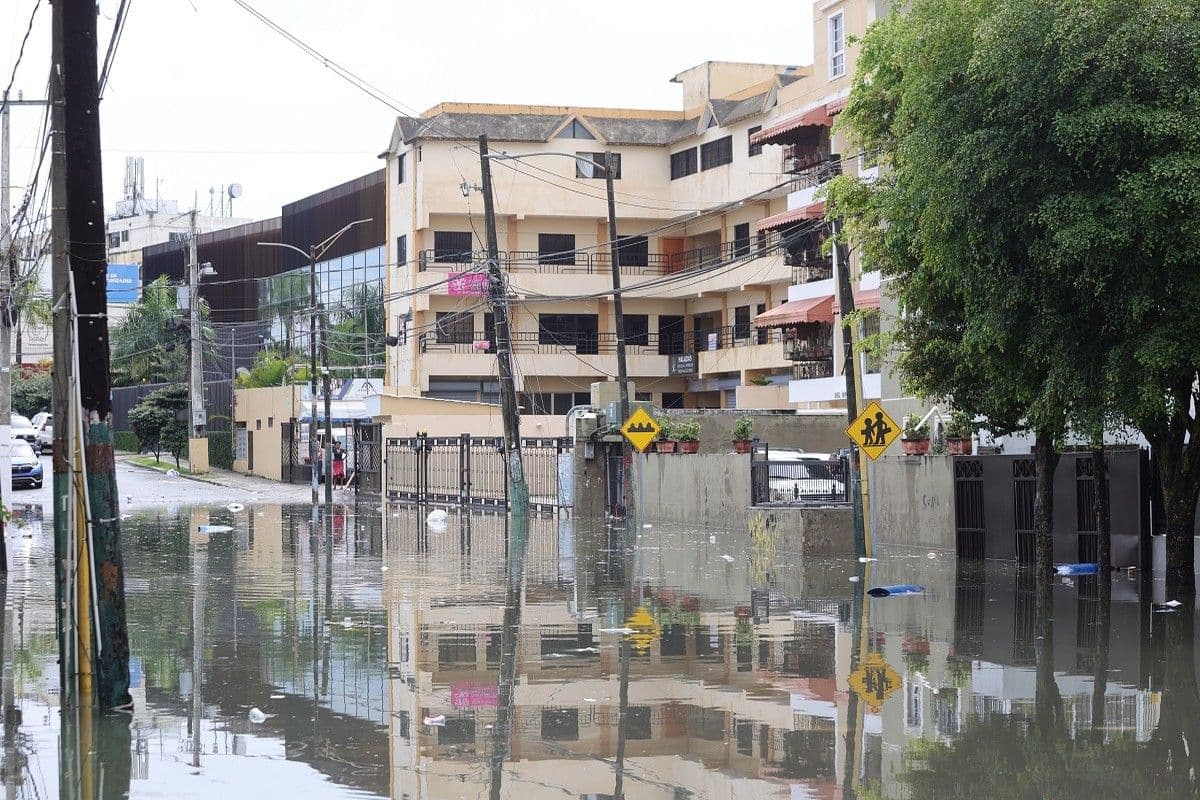 Director del COE advierte sobre riesgos urbanos y necesidad de planificación