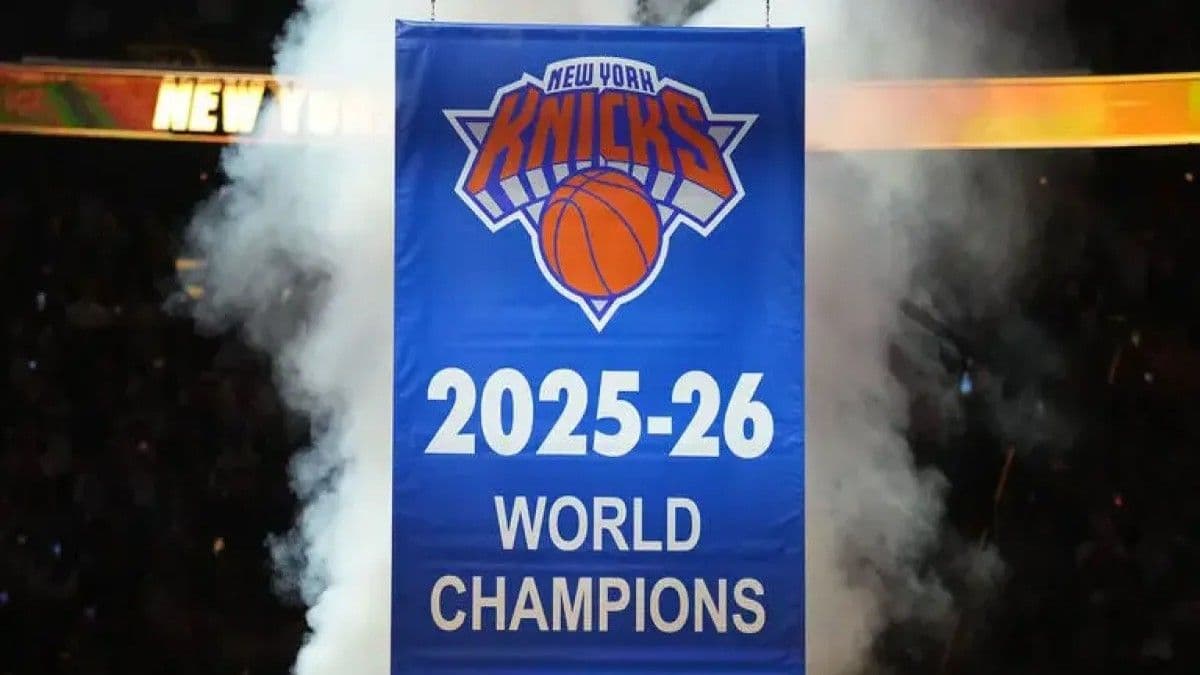 Los Knicks izan bandera de campeonato NBA en el Madison Square Garden