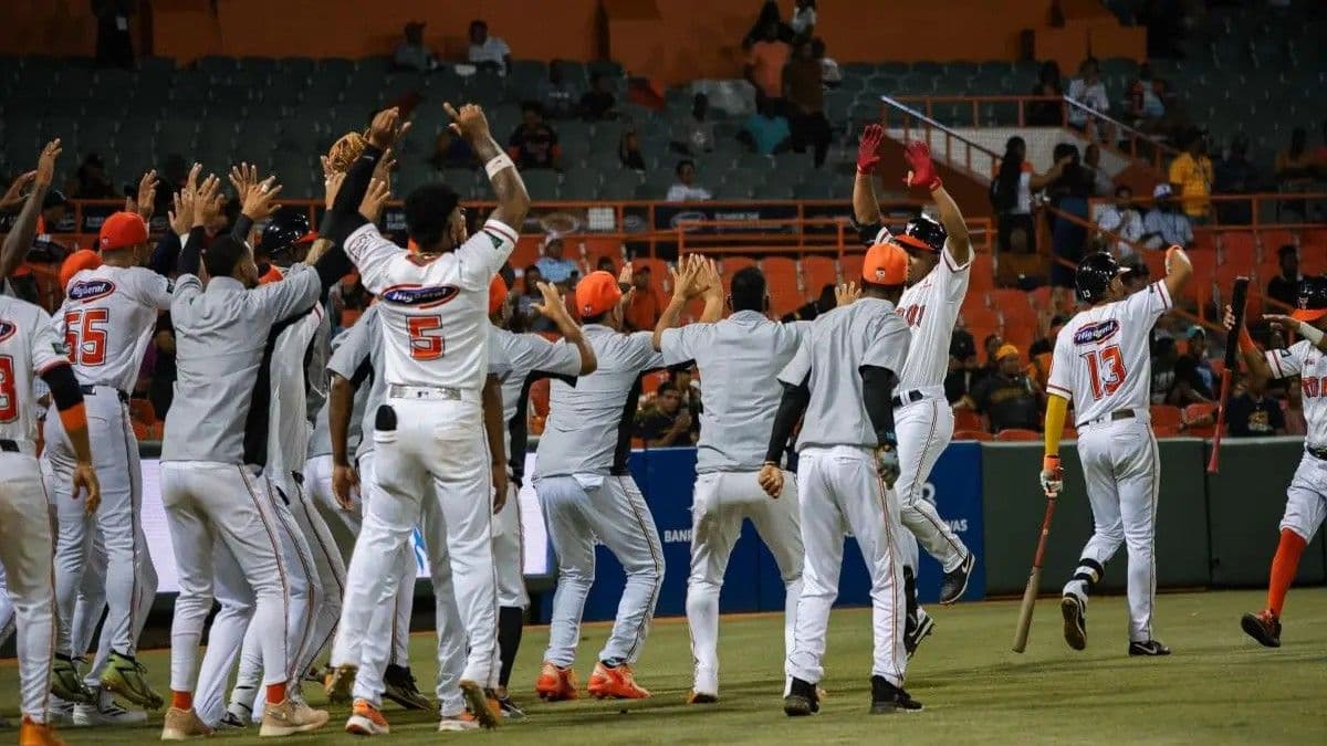Toros del Este vencen a las Águilas Cibaeñas en emocionante partido