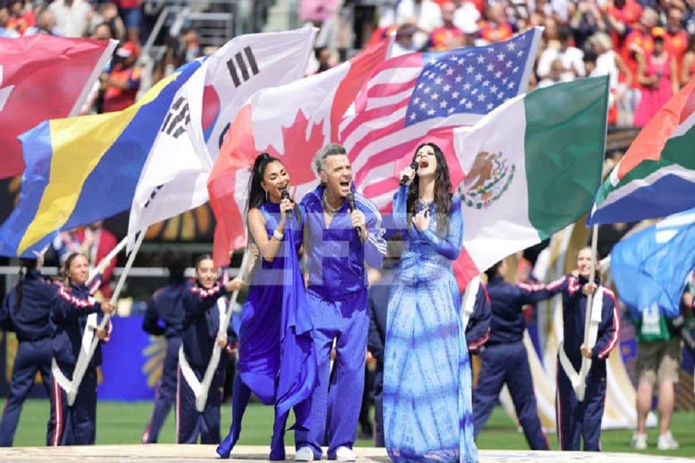 Robbie Williams aclara incidente viral con humor