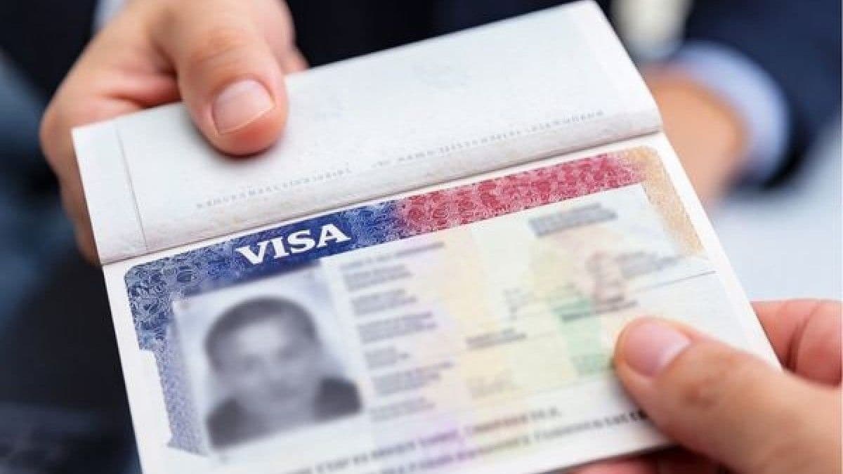 Especialista advierte sobre riesgos de cambiar residencia por visa de paseo en EE.UU.
