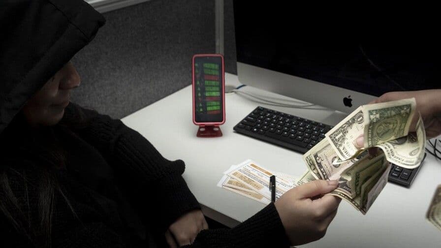 EE. UU. demanda a Cash FX por esquema ponzi de US$950 millones
