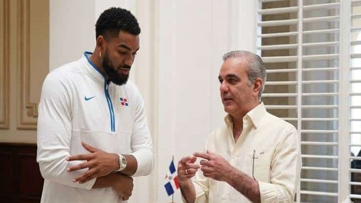 Presidente Abinader felicita a Karl-Anthony Towns por título de la NBA
