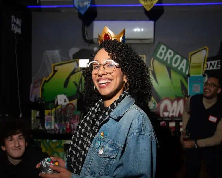 Darializa Ávila Chvalier desafía a Adriano Espaillat en primarias de Nueva York